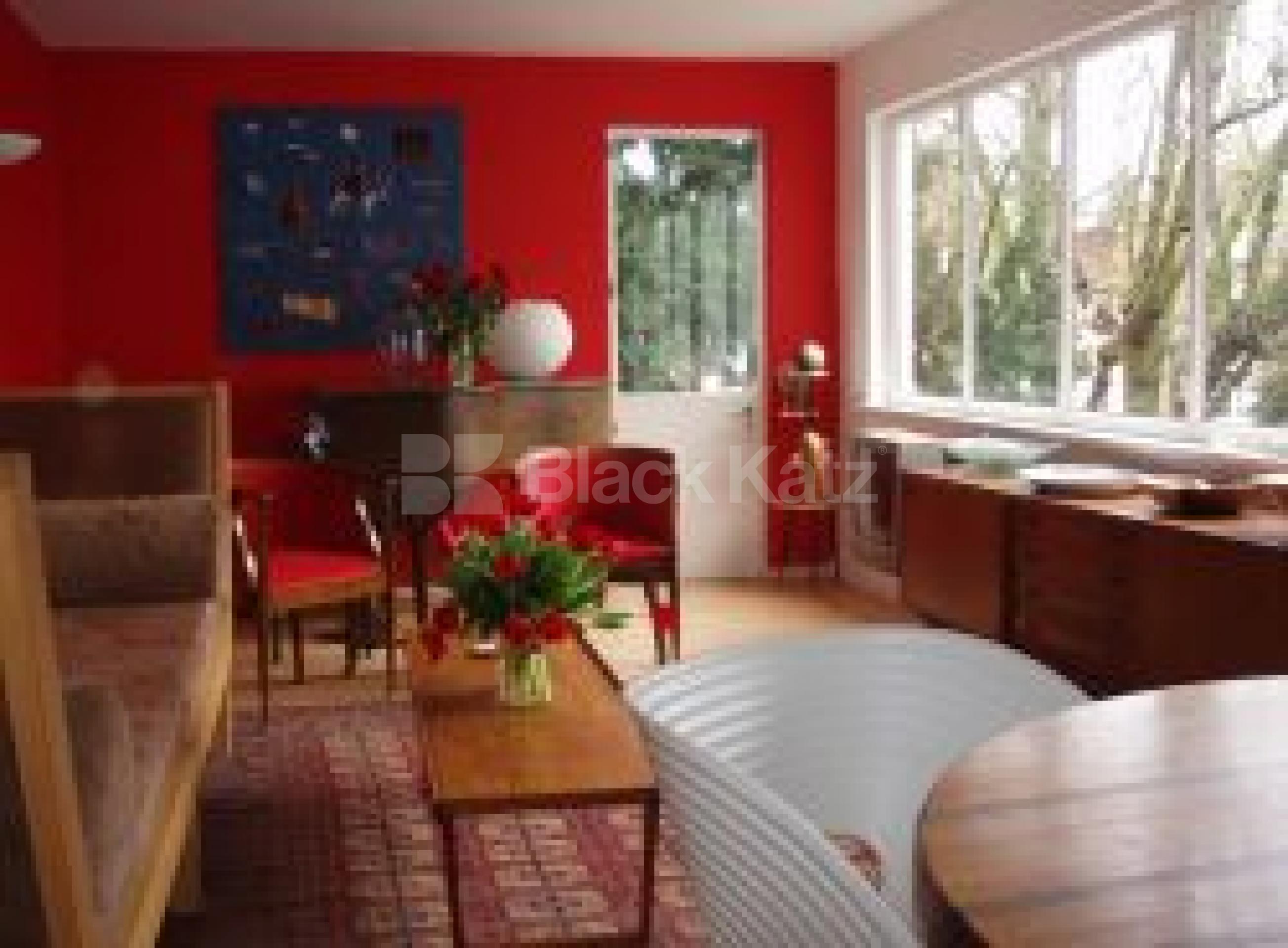 			Wondeful apartment in this landmark listed building. Inclusive of Heating!, 3 Bedroom, 1 bath, 1 reception Serviced Apartments			 Highpoint, North Hill, HIGHGATE N6